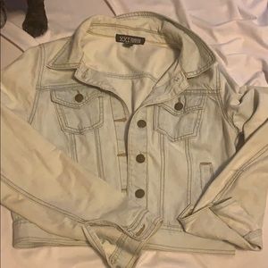 Light wash crop denim jacket